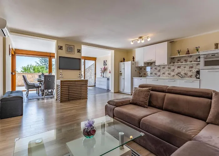 Gorgeous In With Wifi Ližnjan